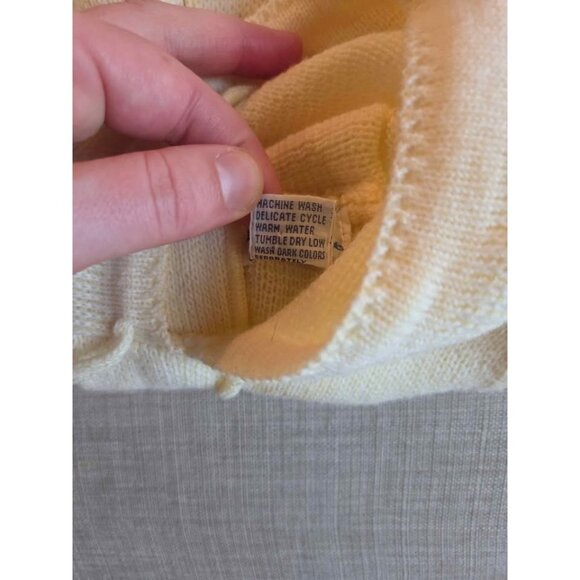 Vintage baby or doll sweater 3-6 months - Picture 5 of 6